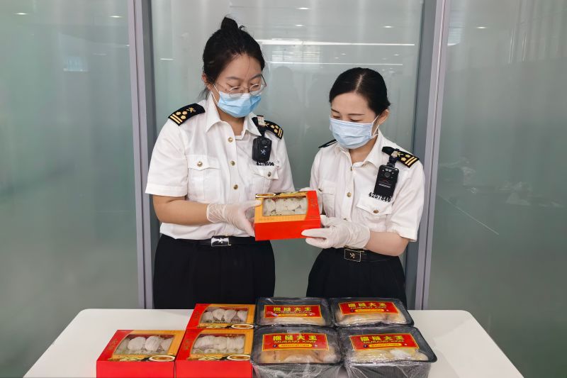 煙臺(tái)海關(guān)查獲違規(guī)攜帶進(jìn)境動(dòng)植物產(chǎn)品