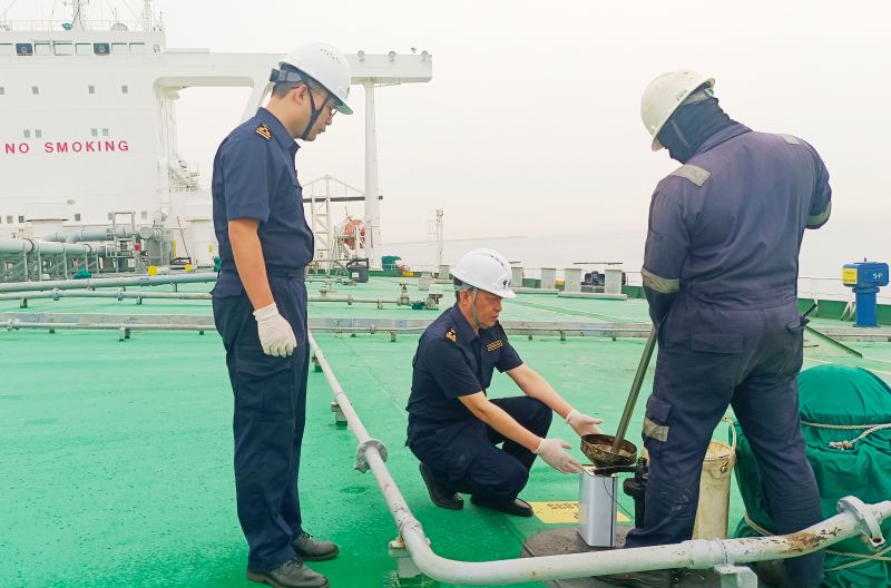 煙臺(tái)海關(guān)保障原油進(jìn)口穩(wěn)定 助力中阿經(jīng)貿(mào)合作發(fā)展（圖）
