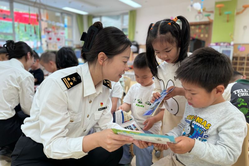 海關(guān)查獲1625件舊服裝（圖）