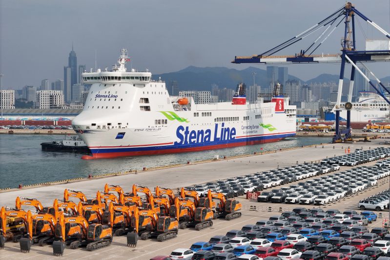 青島膠東機(jī)場(chǎng)海關(guān)查獲旅客違規(guī)攜帶入境玩偶等物品125件（圖）