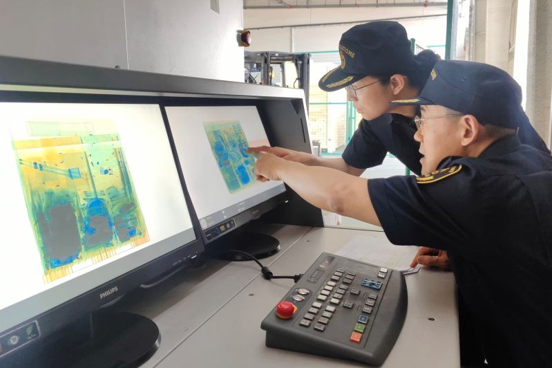 龍口海關(guān)檢出進(jìn)口鐵礦砂短重2394.402噸（圖）