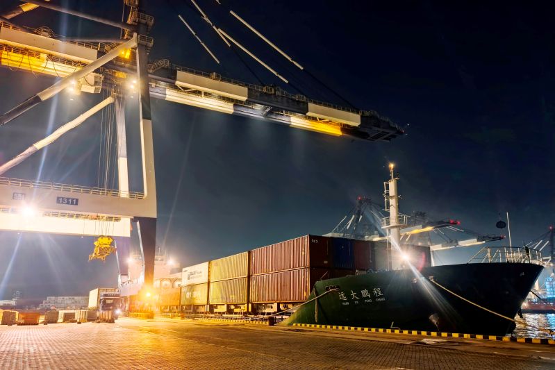 煙臺海關查獲違規(guī)攜帶進境硨磲制品8件（圖）